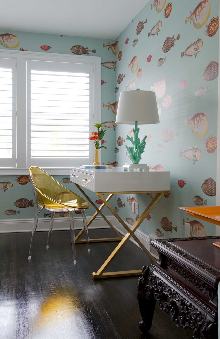 kellie_burke_beach_desk